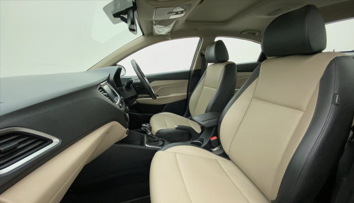 2018 Hyundai Verna 1.6 SX VTVT AT (O), Petrol, Automatic, 32,003 km, Right Side Front Door Cabin