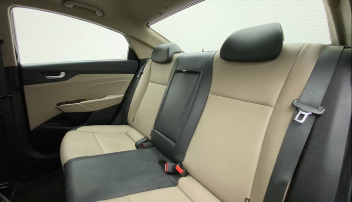 2018 Hyundai Verna 1.6 SX VTVT AT (O), Petrol, Automatic, 32,003 km, Right Side Rear Door Cabin