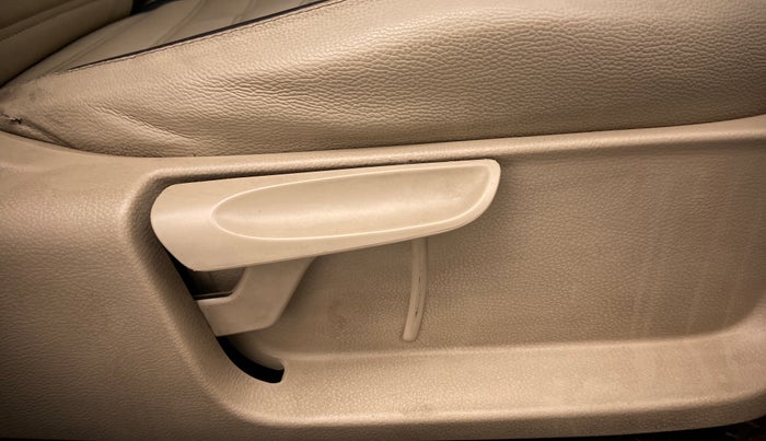 2016 Volkswagen Polo HIGHLINE1.2L PETROL, Petrol, Manual, 94,515 km, Driver Side Adjustment Panel