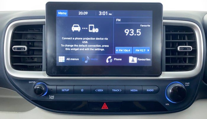 2020 Hyundai VENUE 1.0 SX TURBO GDI DUAL TONE, Petrol, Manual, 20,377 km, Infotainment System