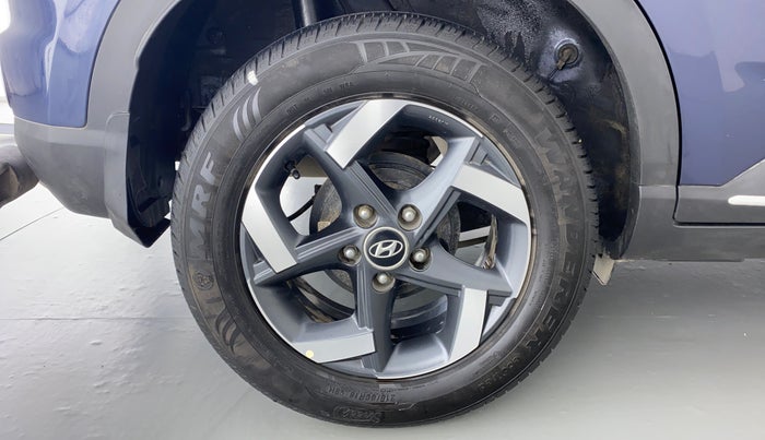 2020 Hyundai VENUE 1.0 SX TURBO GDI DUAL TONE, Petrol, Manual, 20,377 km, Right Rear Wheel