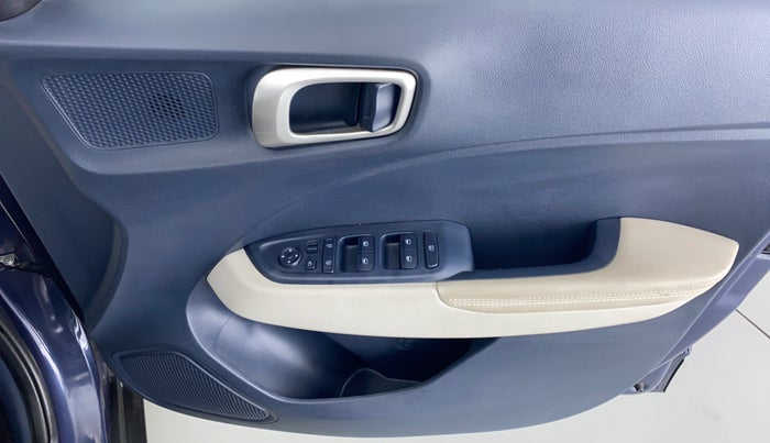 2020 Hyundai VENUE 1.0 SX TURBO GDI DUAL TONE, Petrol, Manual, 20,377 km, Driver Side Door Panels Control