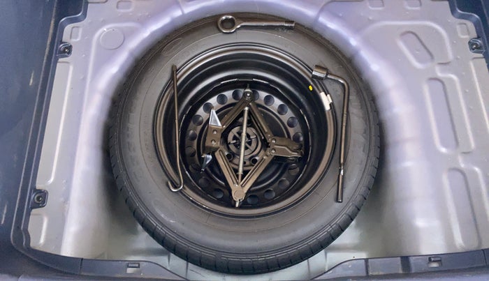 2020 Hyundai VENUE 1.0 SX TURBO GDI DUAL TONE, Petrol, Manual, 20,377 km, Spare Tyre
