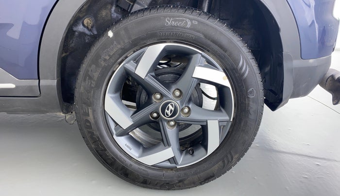 2020 Hyundai VENUE 1.0 SX TURBO GDI DUAL TONE, Petrol, Manual, 20,377 km, Left Rear Wheel