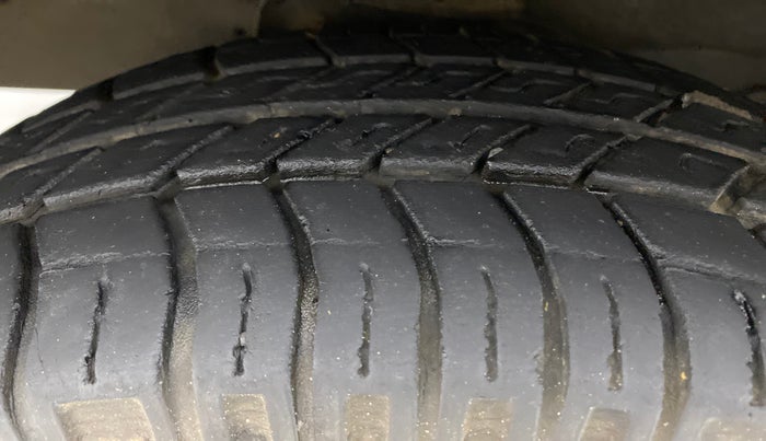 2017 Maruti Eeco 5 STR WITH AC PLUSHTR, Petrol, Manual, 18,722 km, Left Front Tyre Tread