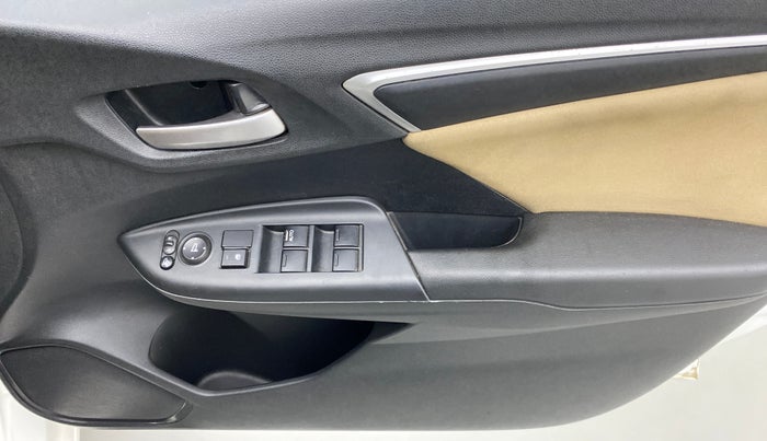 2017 Honda Jazz 1.2 V MT, Petrol, Manual, 55,453 km, Driver Side Door Panels Control
