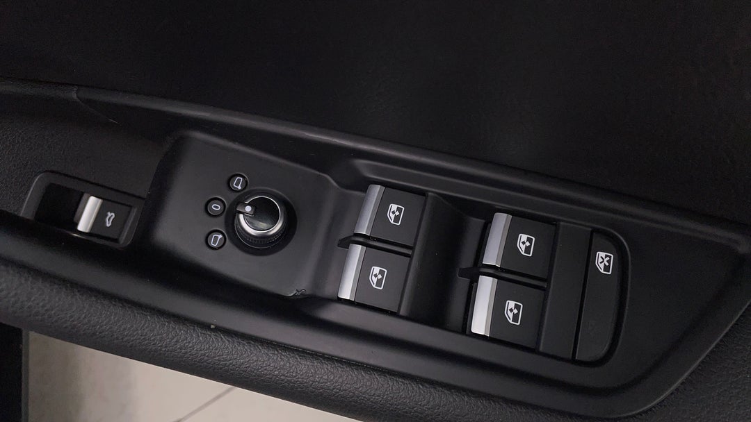 2019 Audi A4 1.4 Tfsi S Tronic S Line, Automatic, 29460 km, Drivers Side Door Panel Controls