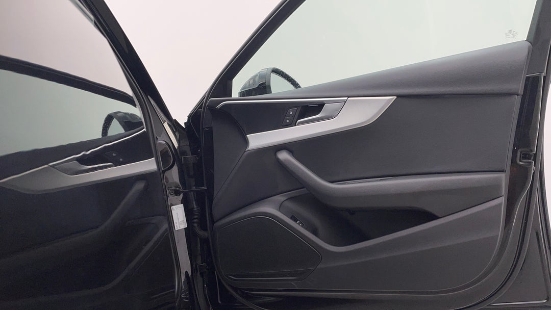 2019 Audi A4 1.4 Tfsi S Tronic S Line, Automatic, 29460 km, Speaker View