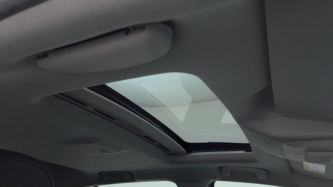 Interior Sunroof/Moonroof