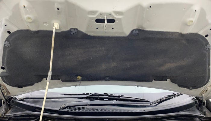 2018 Honda WR-V 1.2L I-VTEC S MT, Petrol, Manual, 26,999 km, Bonnet (hood) - Insulation cover has minor damage