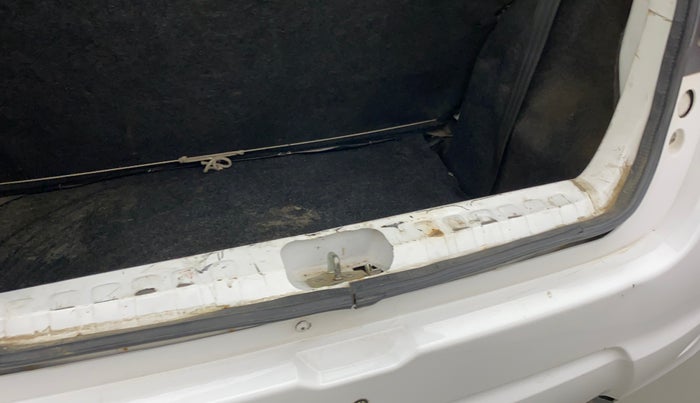 2019 Datsun Redi Go T (O), Petrol, Manual, 37,238 km, Dicky (Boot door) - Weather strip has minor damage