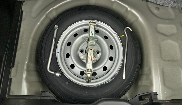 2019 Maruti Swift LXI D, Petrol, Manual, 14,833 km, Spare Tyre