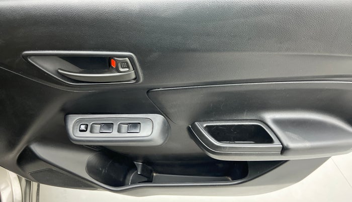 2019 Maruti Swift LXI D, Petrol, Manual, 14,833 km, Driver Side Door Panels Control