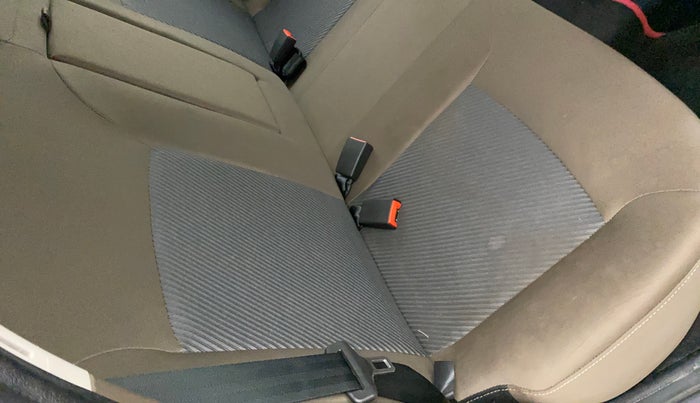 2018 Renault Duster RXS CVT, Petrol, Automatic, 45,771 km, Second-row right seat - Cover slightly stained