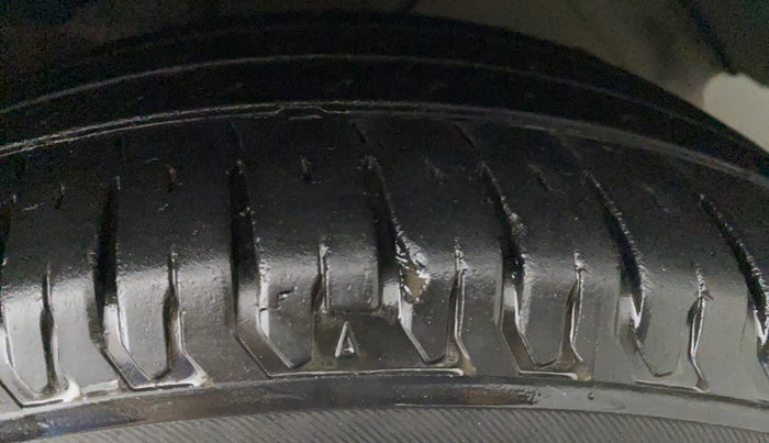 2017 Maruti Dzire ZXI, Petrol, Manual, 99,709 km, Left Rear Tyre Tread