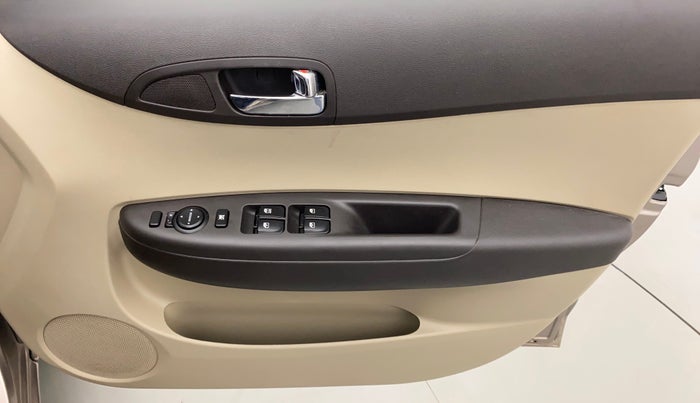 2013 Hyundai i20 ASTA 1.2, Petrol, Manual, 53,457 km, Driver Side Door Panels Control