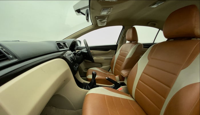 2016 Maruti Ciaz VXI, Petrol, Manual, 60,351 km, Right Side Front Door Cabin