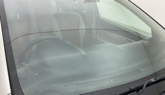 2016 Maruti Ciaz VXI, Petrol, Manual, 60,351 km, Front windshield - Minor spot on windshield