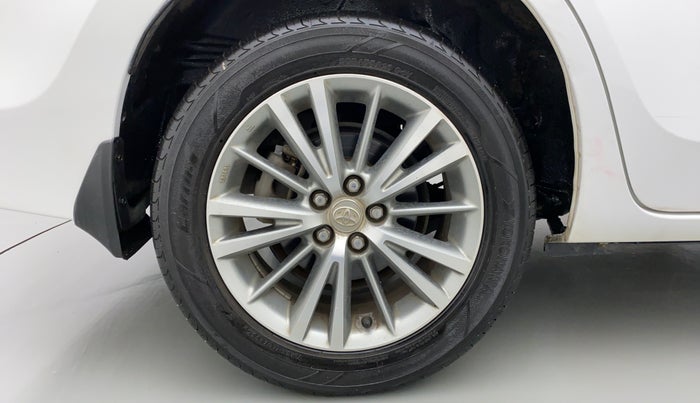2015 Toyota Corolla Altis VL AT, Petrol, Automatic, 19,880 km, Right Rear Wheel