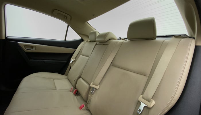 2015 Toyota Corolla Altis VL AT, Petrol, Automatic, 19,880 km, Right Side Rear Door Cabin