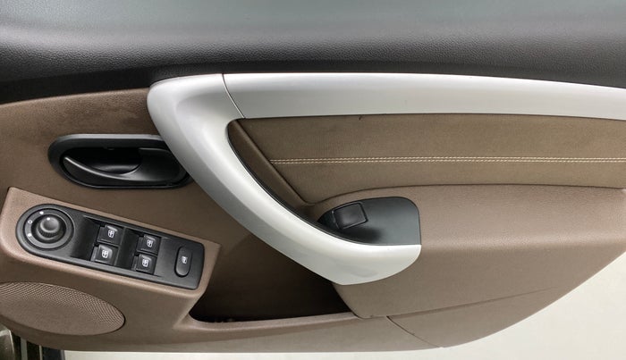 2019 Renault Duster RXS 106 PS MT, Petrol, Manual, 60,516 km, Driver Side Door Panels Control
