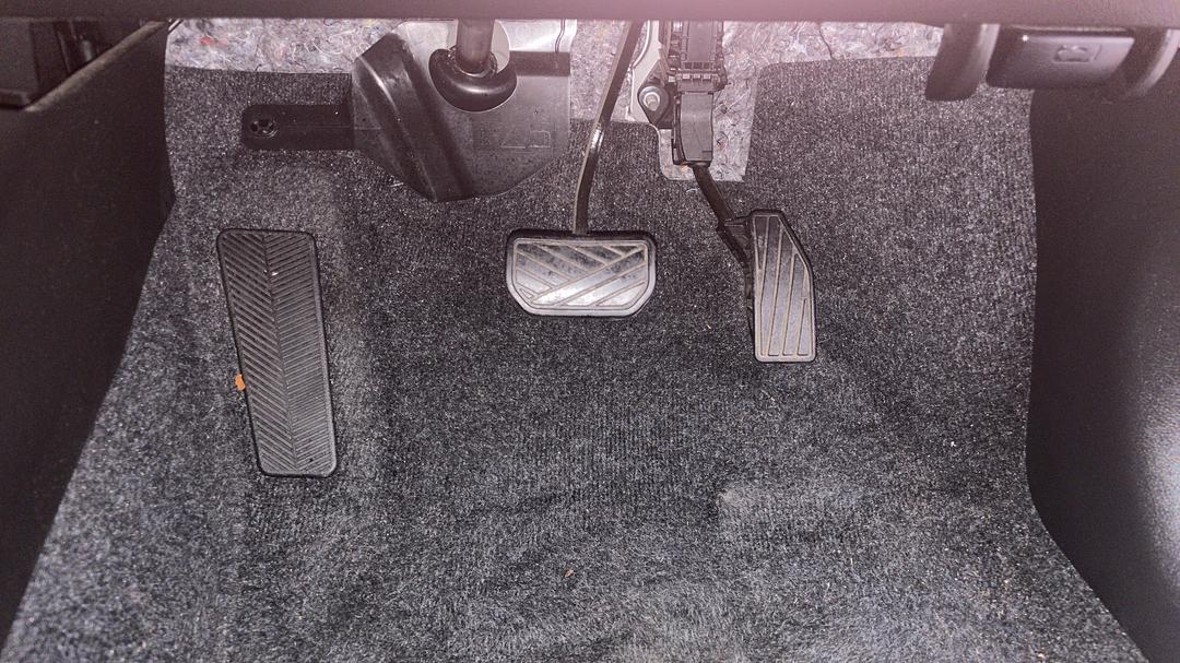 2022 Suzuki Swift Gl (qld), Automatic, 31803 km, Pedals and Footmat