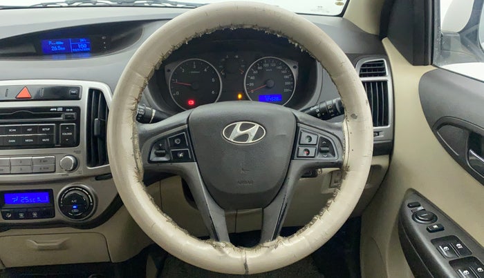 2014 Hyundai i20 SPORTZ 1.4 CRDI, Diesel, Manual, 1,24,528 km, Steering Wheel Close Up