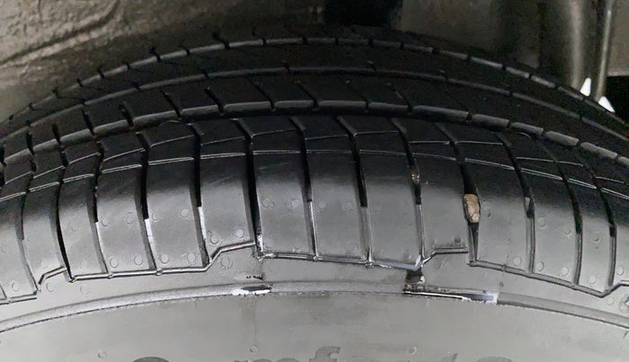 2015 Maruti Celerio VXI d, Petrol, Manual, 50,368 km, Left Rear Tyre Tread