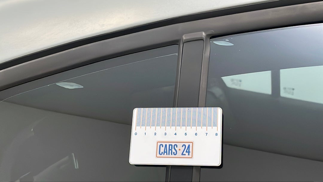 Window Glass Rear RHS Tinting bubbling