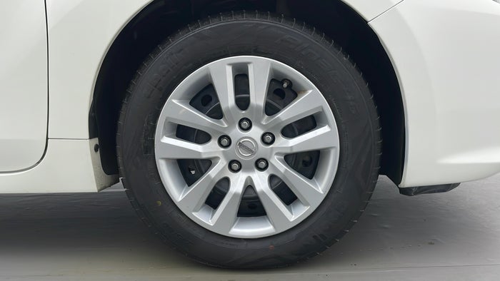 NISSAN ALTIMA-Right Front Tyre