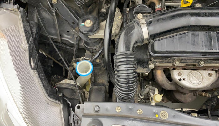 2015 Maruti Ciaz VXI+, Petrol, Manual, 79,148 km, Front windshield - Wiper bottle cap missing