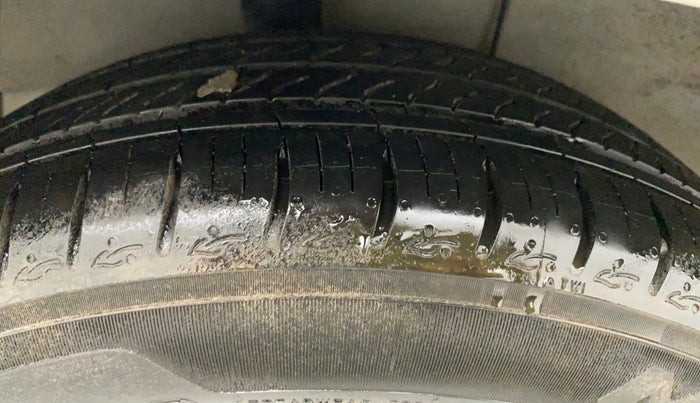 2014 Hyundai Xcent SX 1.2 (O), Petrol, Manual, 50,411 km, Right Rear Tyre Tread
