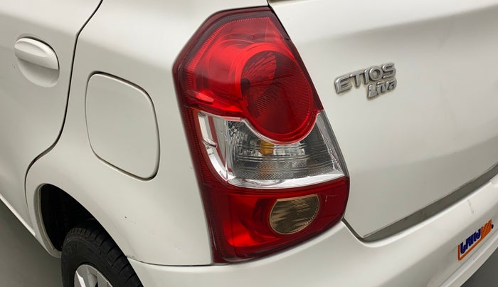 2013 Toyota Etios Liva G, Petrol, Manual, 16,850 km, Left tail light - Minor damage