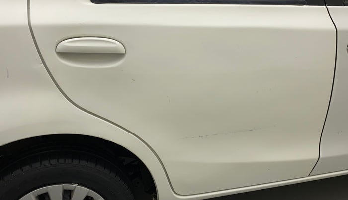 2013 Toyota Etios Liva G, Petrol, Manual, 16,850 km, Right rear door - Minor scratches