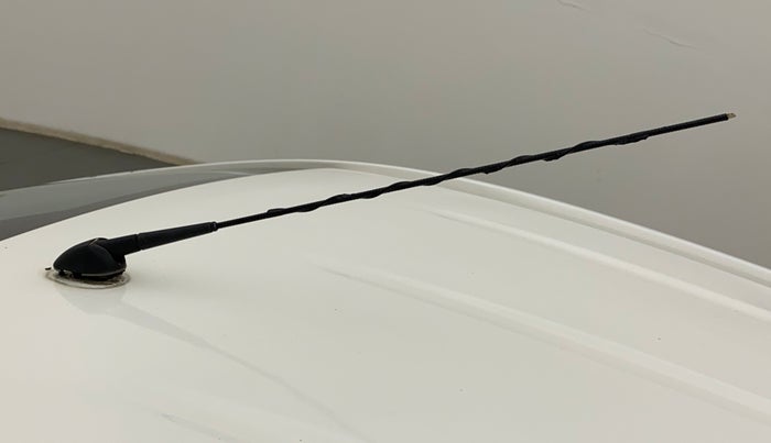 2013 Toyota Etios Liva G, Petrol, Manual, 16,850 km, Roof - Antenna has minor damage