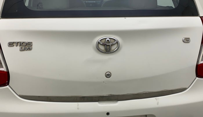 2013 Toyota Etios Liva G, Petrol, Manual, 16,850 km, Dicky (Boot door) - Minor scratches