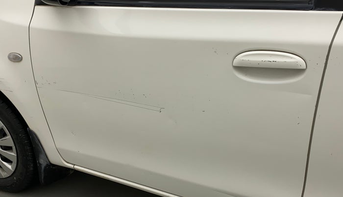 2013 Toyota Etios Liva G, Petrol, Manual, 16,850 km, Front passenger door - Minor scratches