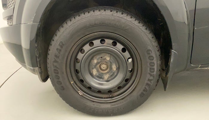 2014 Mahindra XUV500 W4, Diesel, Manual, 60,194 km, Left Front Wheel