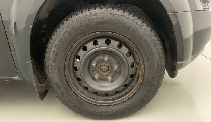 2014 Mahindra XUV500 W4, Diesel, Manual, 60,194 km, Right Front Wheel