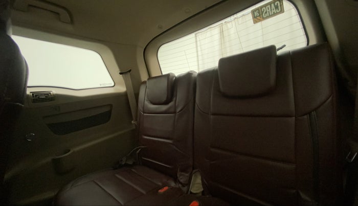2014 Mahindra XUV500 W4, Diesel, Manual, 60,194 km, Third Seat Row ( optional )