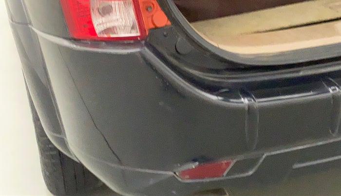 2014 Mahindra XUV500 W4, Diesel, Manual, 60,194 km, Rear bumper - Paint is slightly damaged