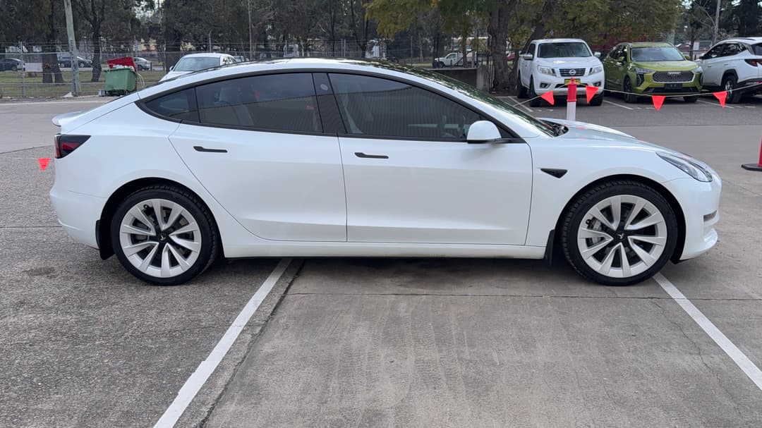 2023 Tesla Model 3 Long Range, Automatic, 16849 km, Right Side View