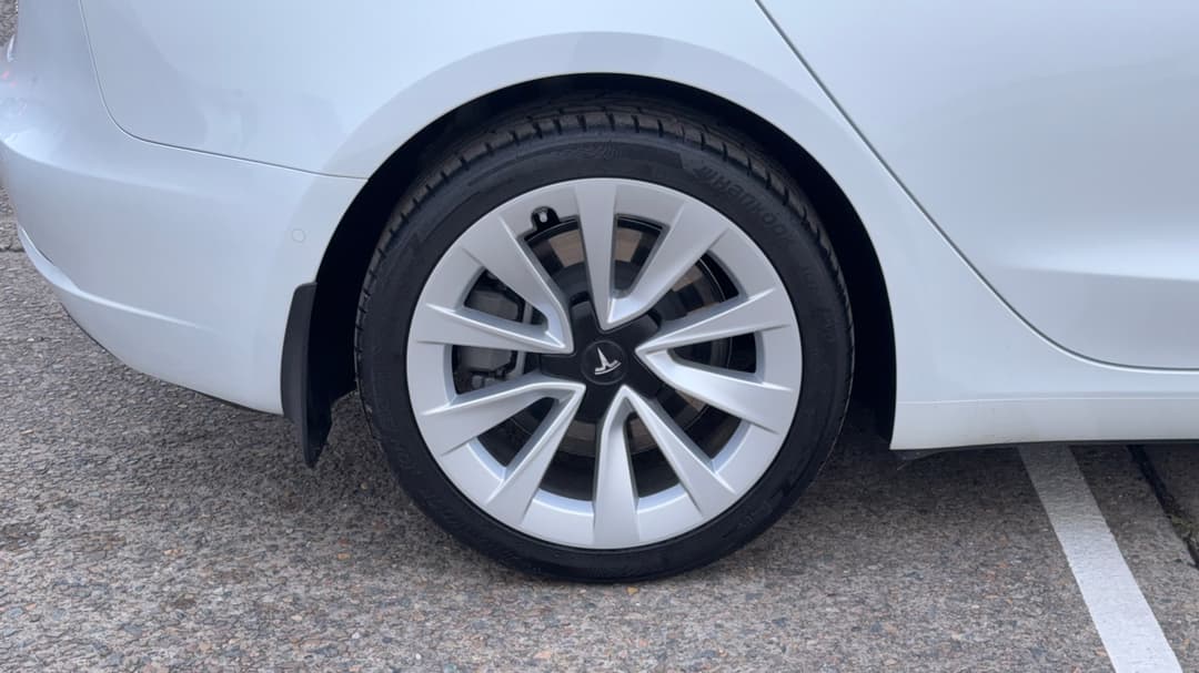 2023 Tesla Model 3 Long Range, Automatic, 16849 km, Right Rear Wheel