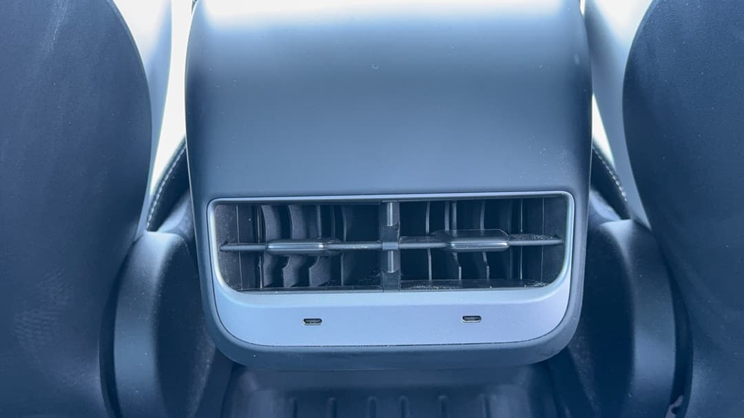 2023 Tesla Model 3 Long Range, Automatic, 16849 km, Rear A/C Vent