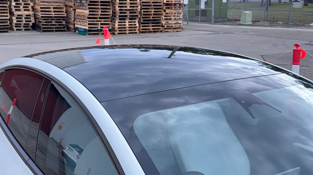 2023 Tesla Model 3 Long Range, Automatic, 16849 km, Roof/Sunroof View