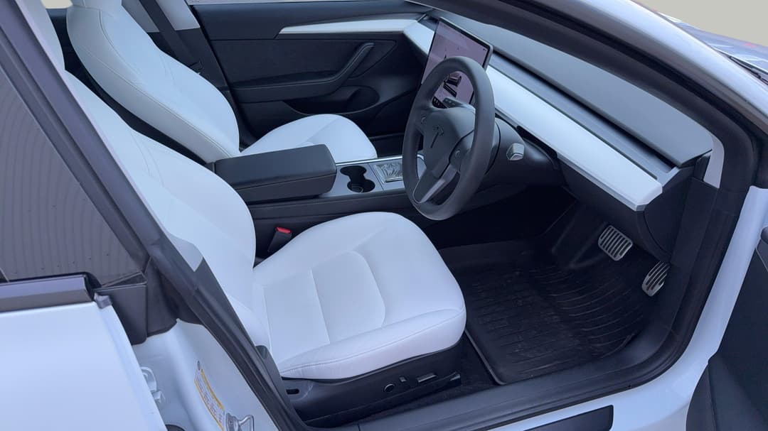 2023 Tesla Model 3 Long Range, Automatic, 16849 km, Right Side Front Door Cabin View