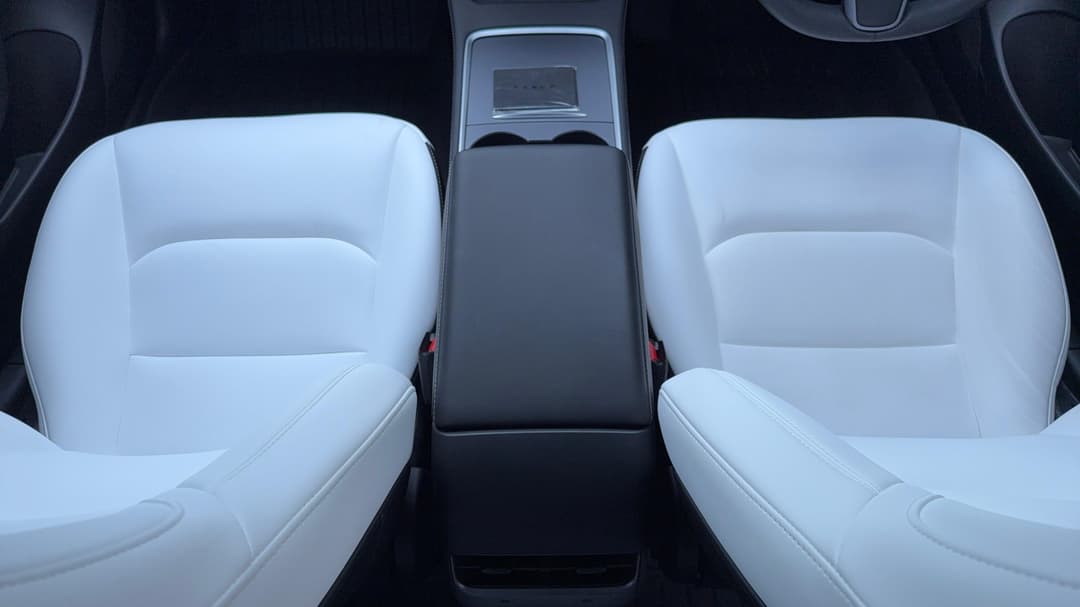 2023 Tesla Model 3 Long Range, Automatic, 16849 km, Center Console