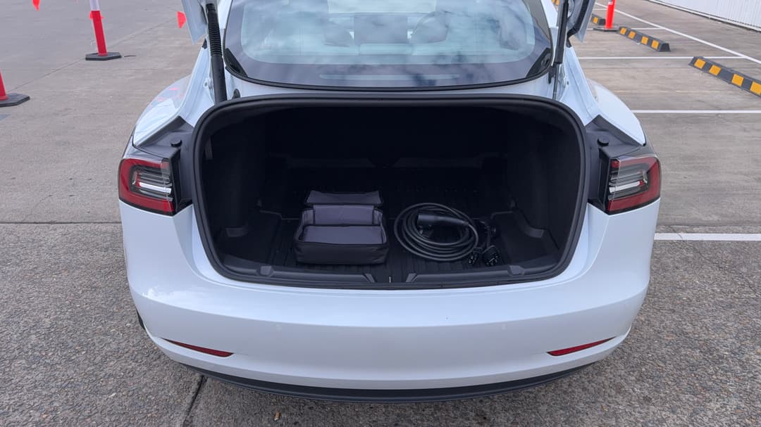 2023 Tesla Model 3 Long Range, Automatic, 16849 km, Boot Inside View