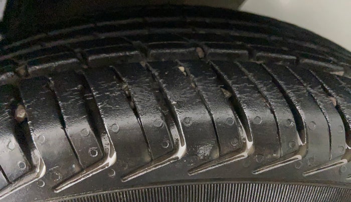 2017 Datsun Go T (O), Petrol, Manual, 12,480 km, Left Front Tyre Tread