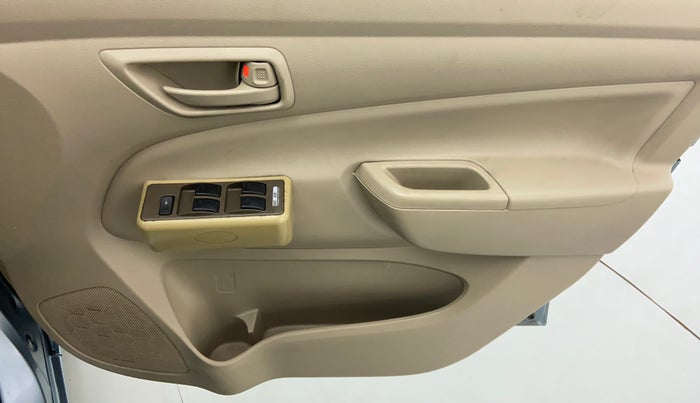 2012 Maruti Ertiga LDI, Diesel, Manual, 1,25,908 km, Driver Side Door Panels Controls